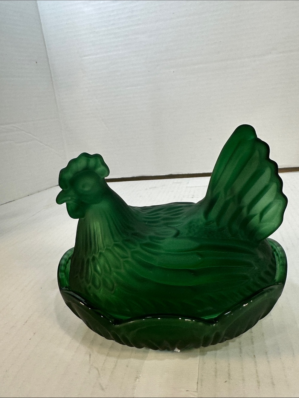 Green Hen-Shaped Decorative Dish for Habitat and Home - Picture 4 of 5